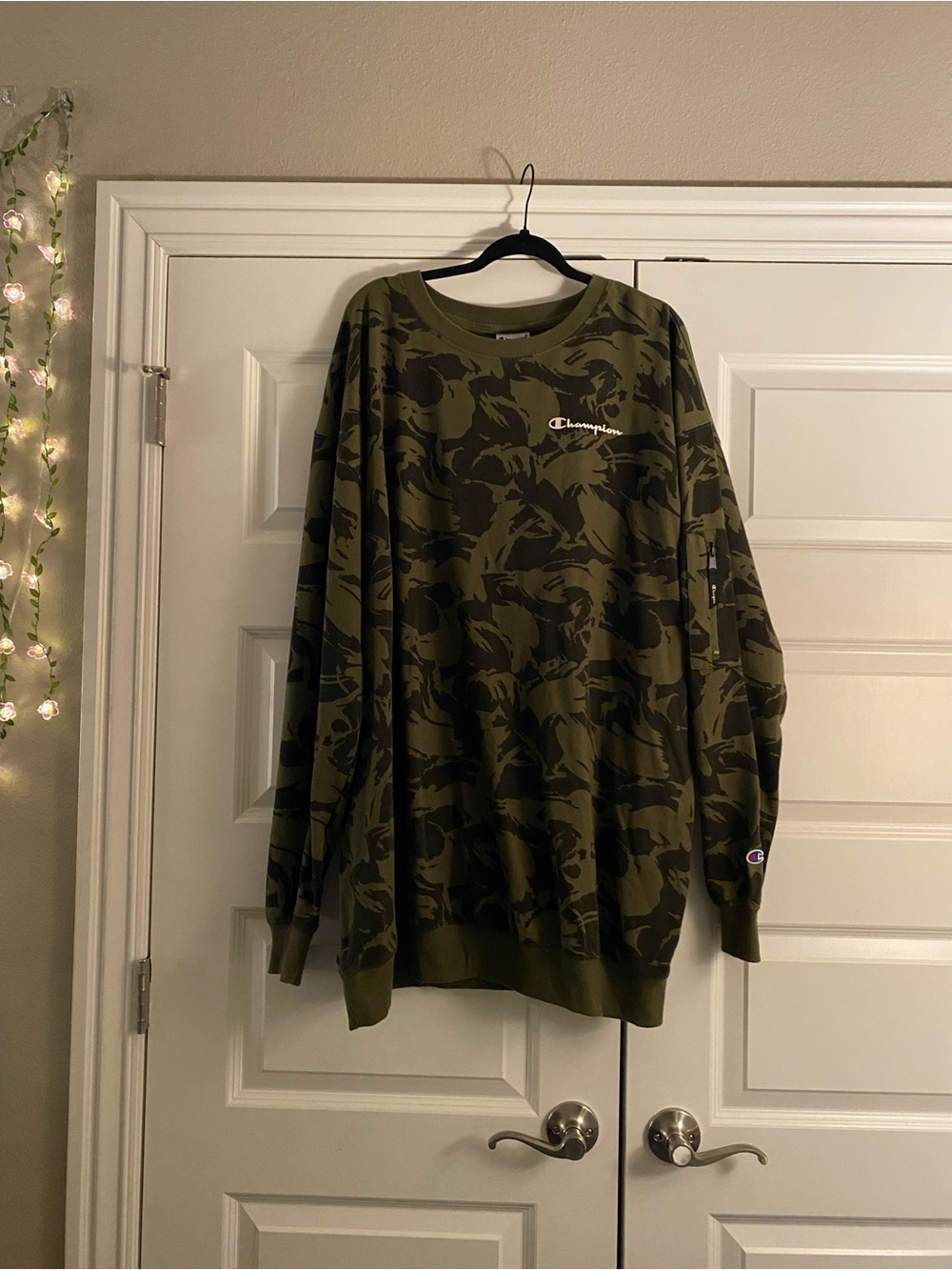 Men’s Champion Olive Green Camo Crewneck Sweatshirt